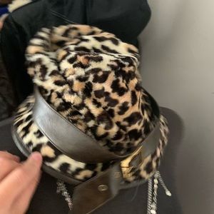 Cheetah bucket hat